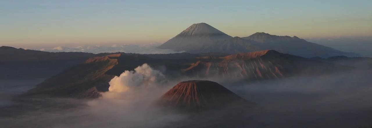 Les volcans de Java, et Bali.